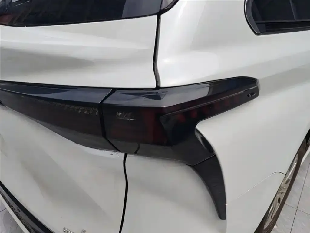 Toyota Sienna — фото 2