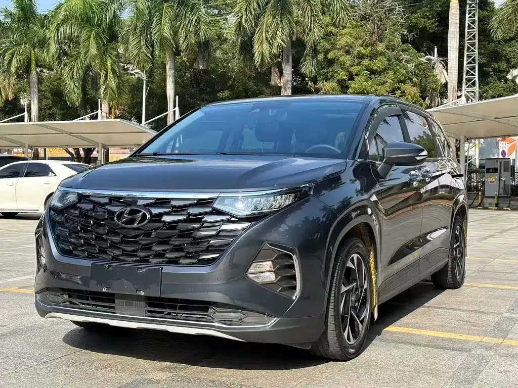 Hyundai Custo