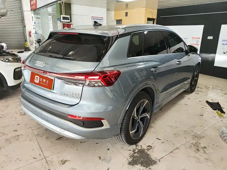Audi Q4 e-tron — фото 10