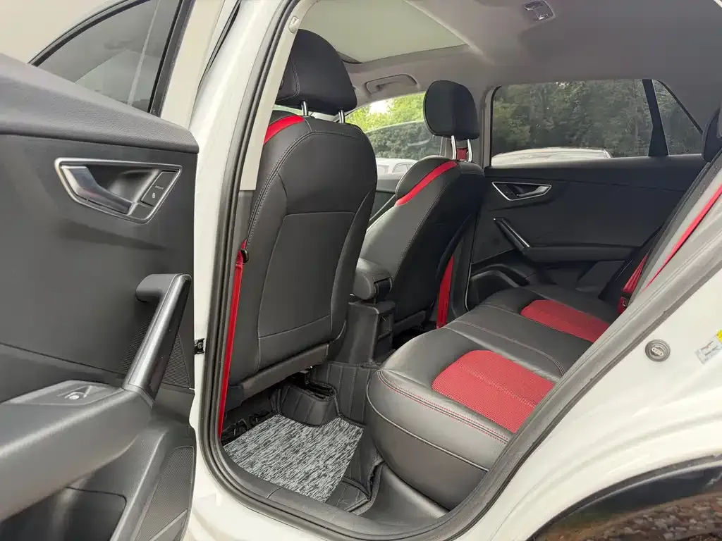 Audi Q2L 2021 из CN, фото 2