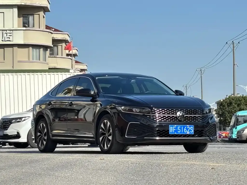 Volkswagen Passat — фото 5