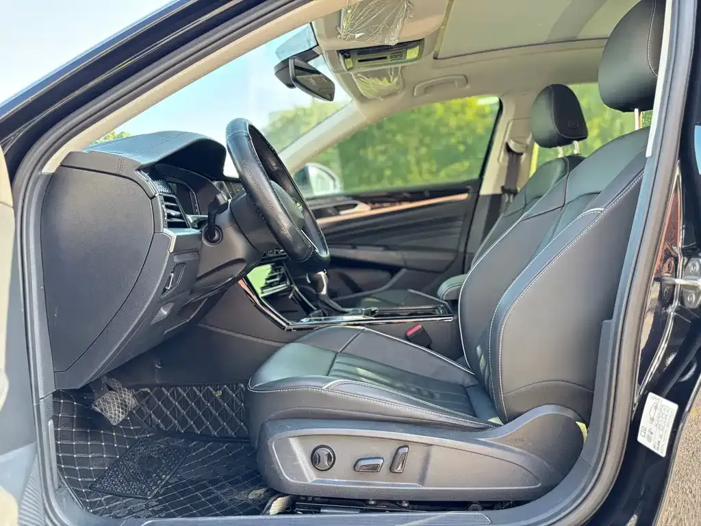 Volkswagen Passat — фото 10