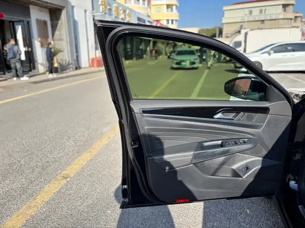 Volkswagen Passat — фото 7