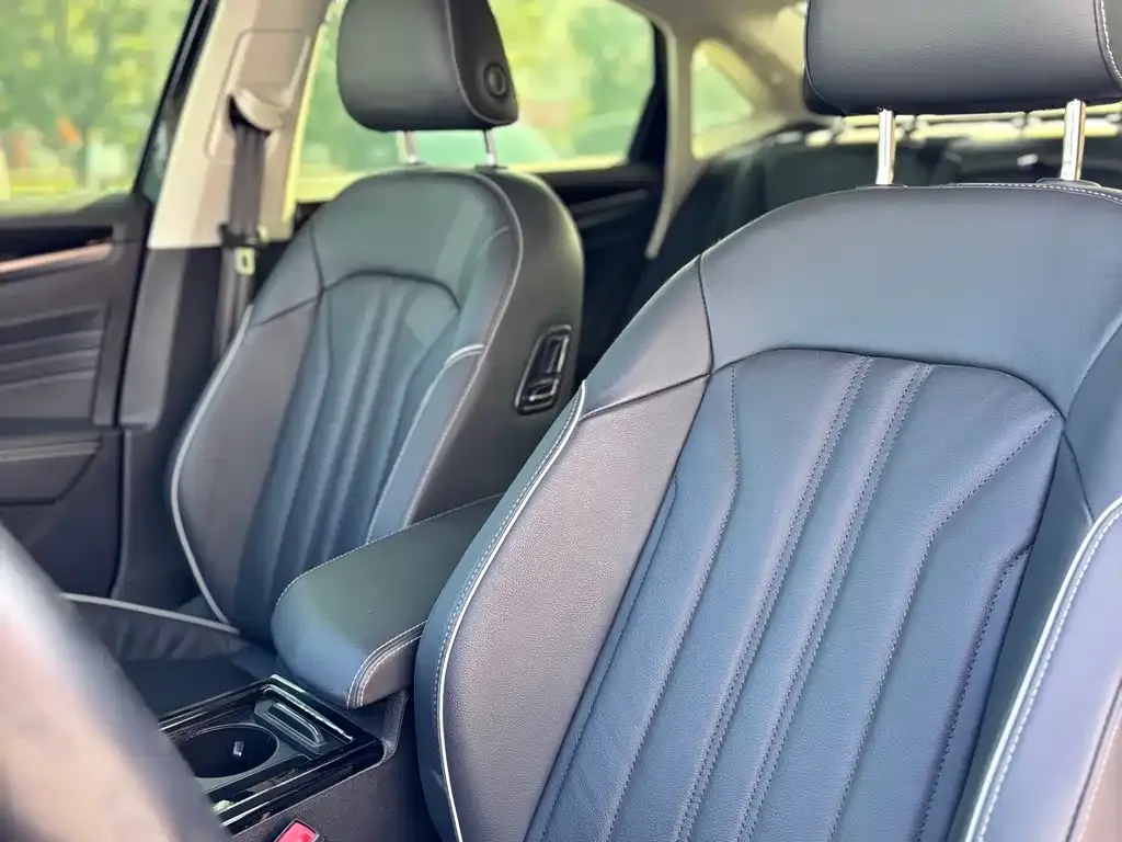 Volkswagen Passat — фото 2