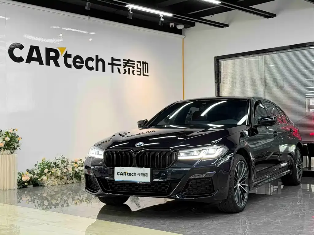 BMW 5 Series — фото 1