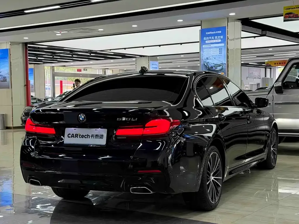 BMW 5 Series — фото 5