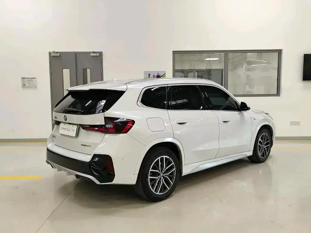 BMW iX1 2025 из CN, фото 3