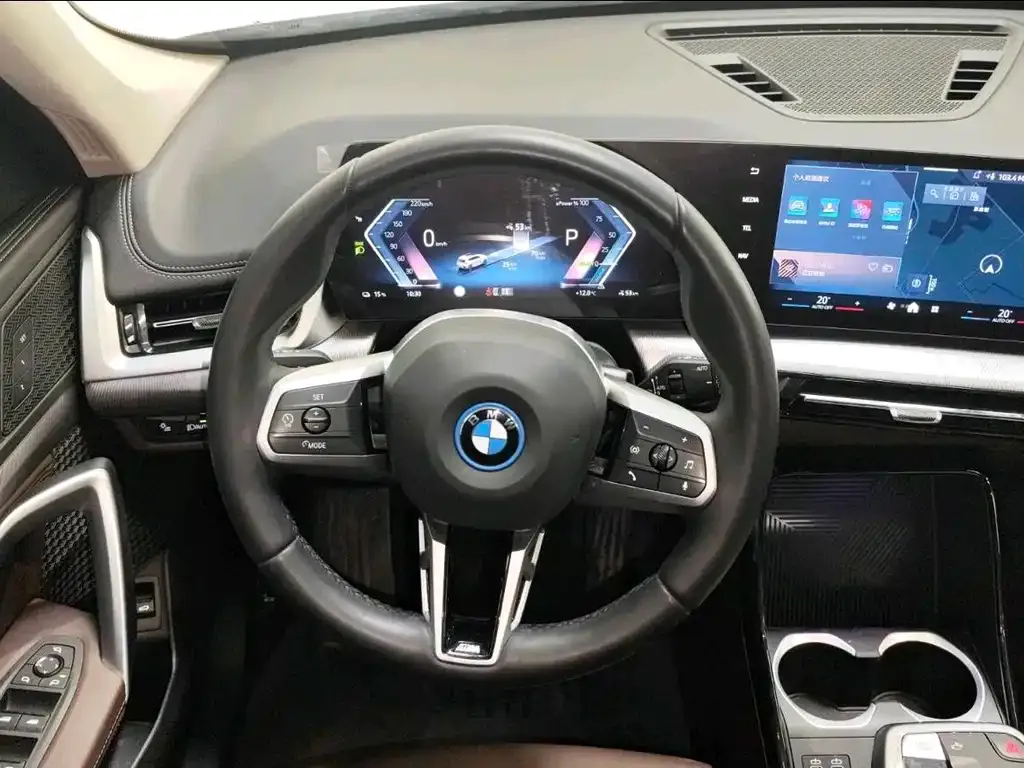 BMW iX1 2025 из CN, фото 9