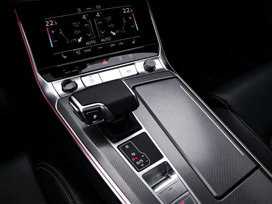 Audi A6L — фото 10