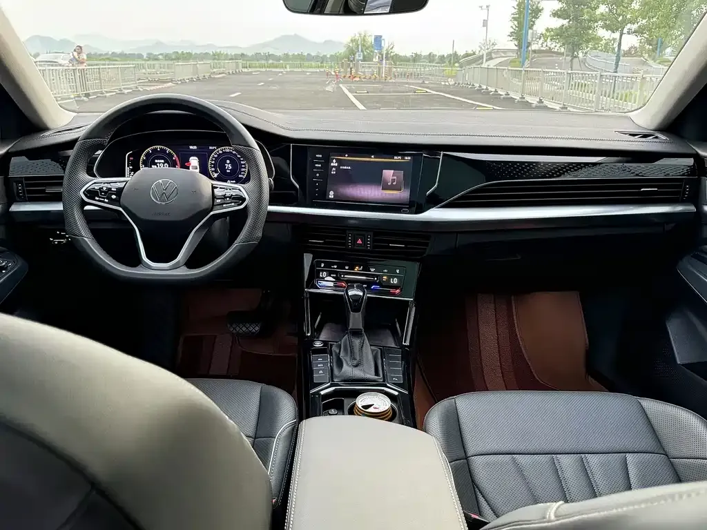 Volkswagen Passat — фото 9