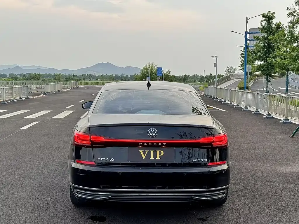 Volkswagen Passat — фото 3
