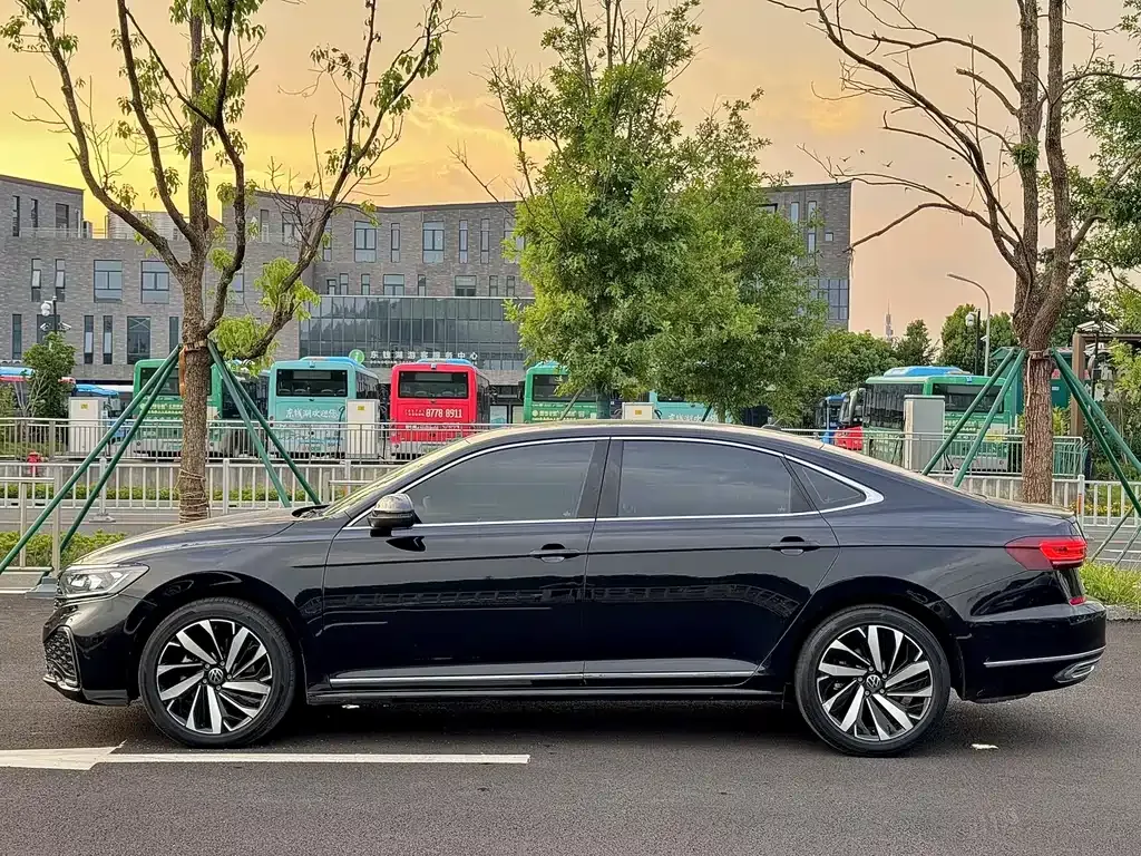 Volkswagen Passat — фото 7