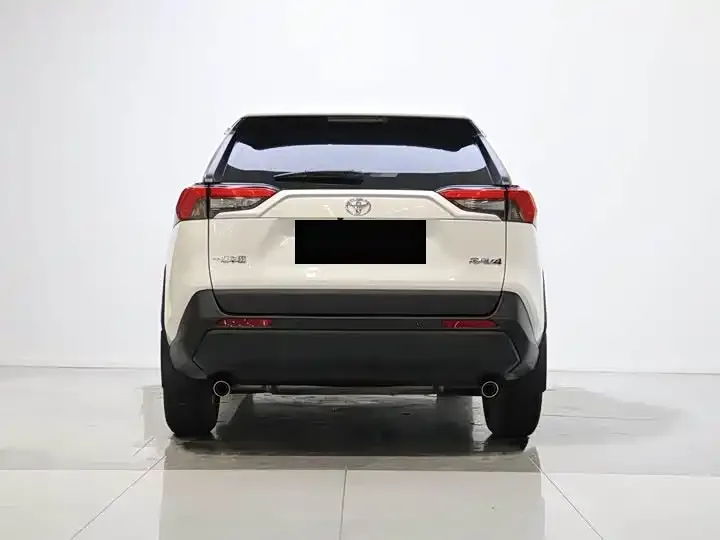 Toyota RAV4 2023 из CN, фото 2
