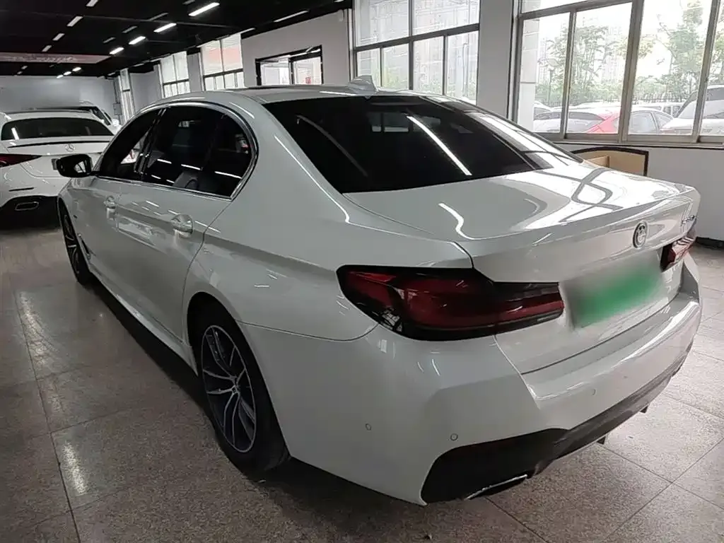BMW 5 Series New Energy — фото 5