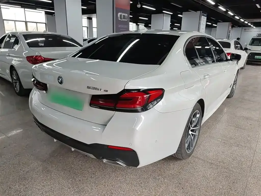 BMW 5 Series New Energy — фото 9