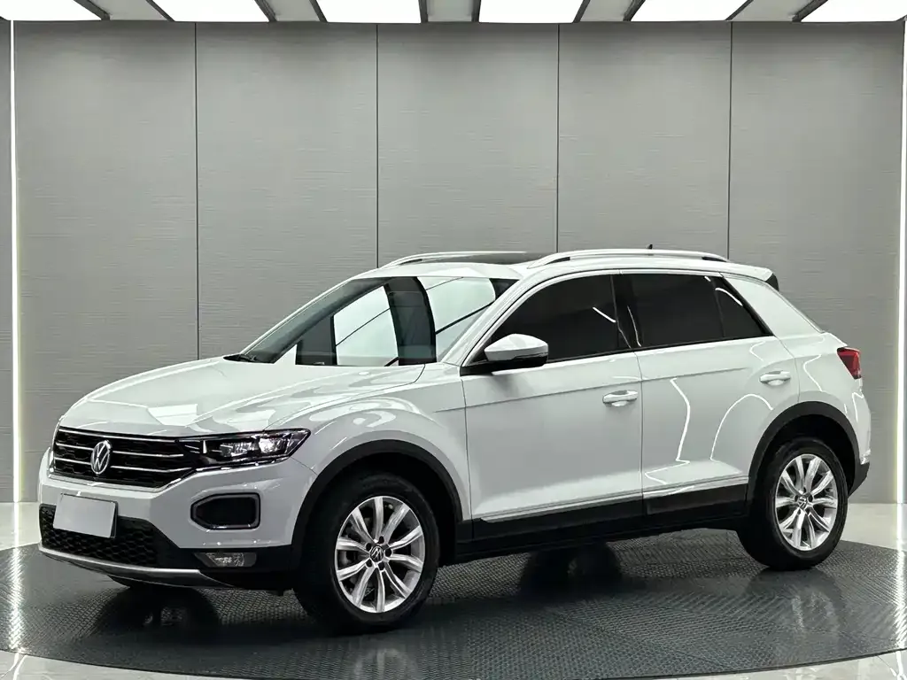 Volkswagen T-Roc — фото 1