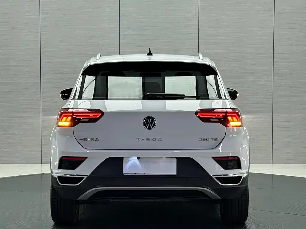 Volkswagen T-Roc — фото 9