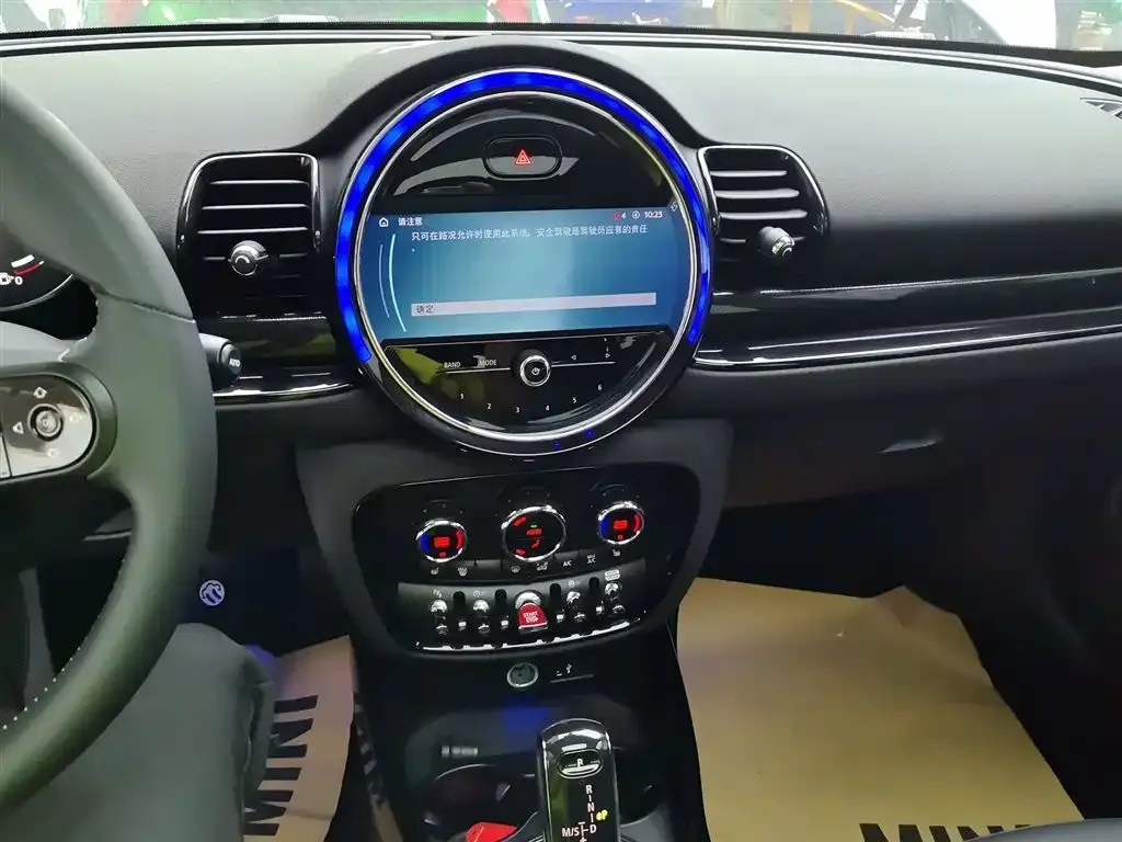 MINI Clubman — фото 8