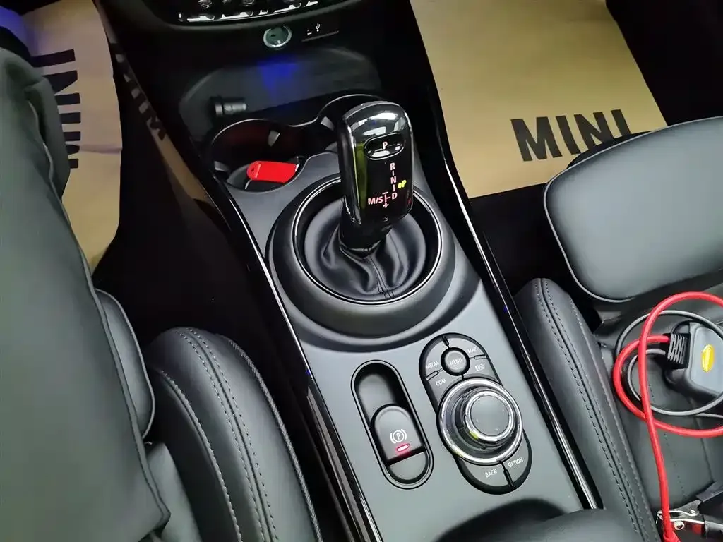 MINI Clubman — фото 7