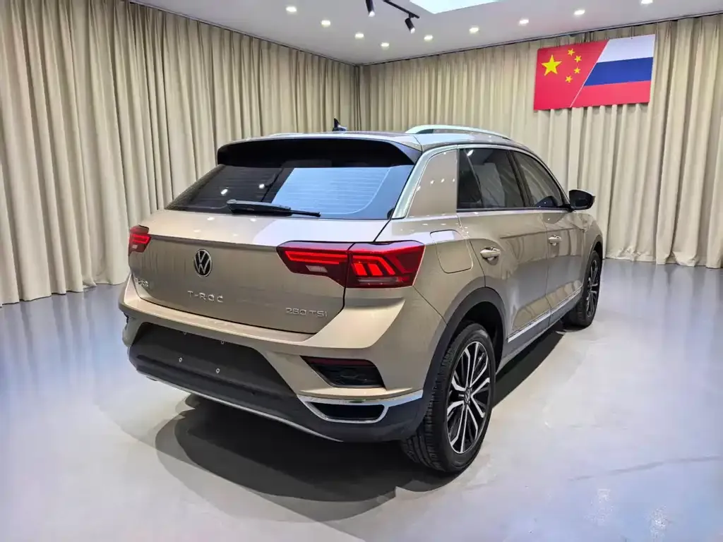 Volkswagen T-Roc — фото 3