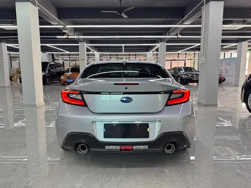 Subaru BRZ 2023 из CN, фото 9