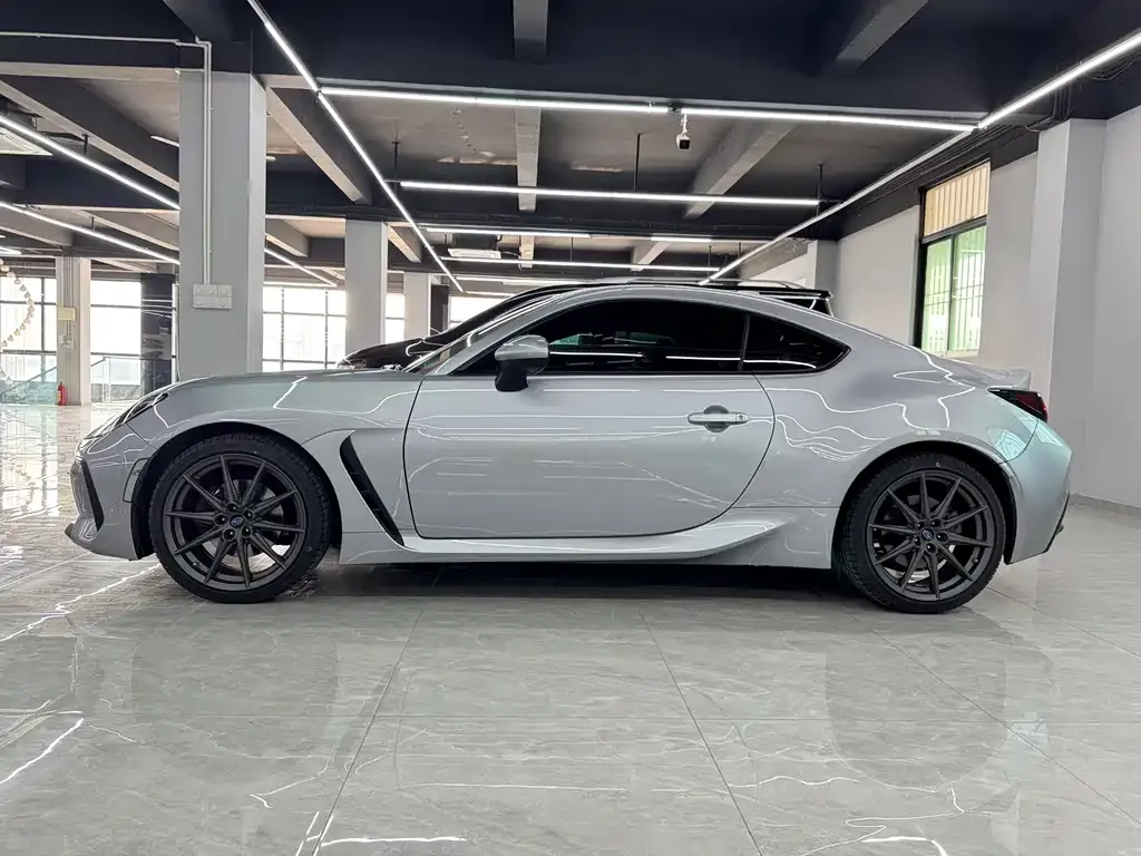 Subaru BRZ 2023 из CN, фото 10