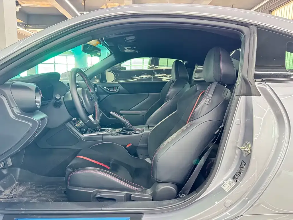 Subaru BRZ 2023 из CN, фото 3