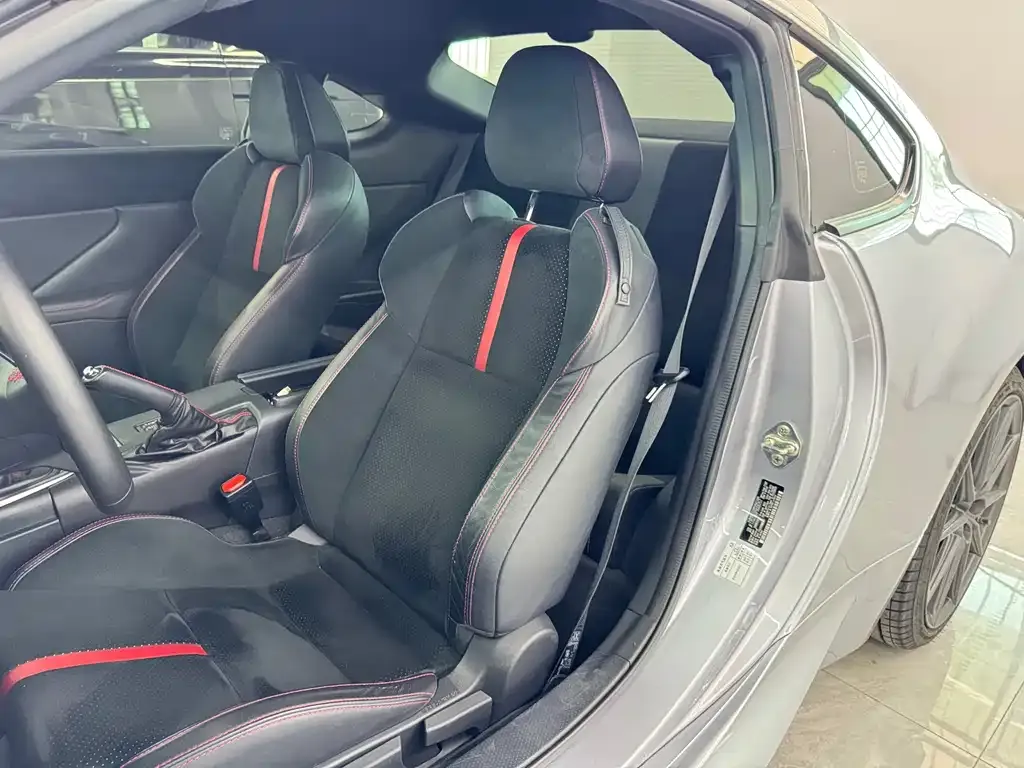 Subaru BRZ 2023 из CN, фото 7