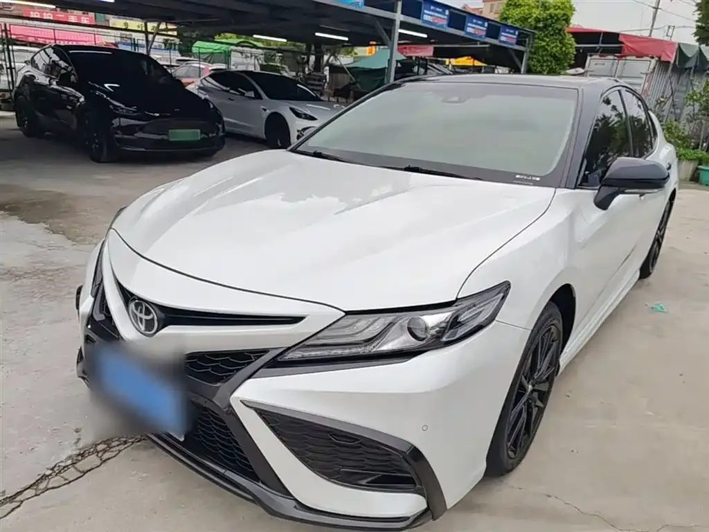 Toyota Camry — фото 6