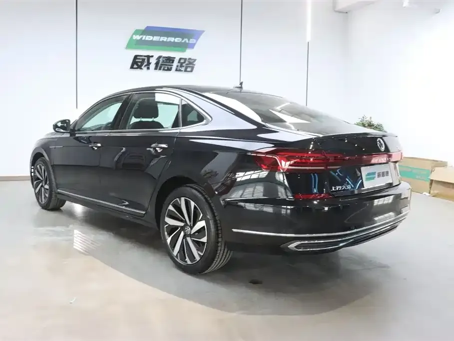 Volkswagen Passat — фото 10