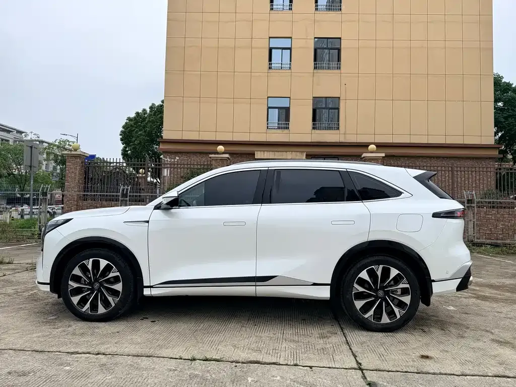 Changan CS75PLUS — фото 9