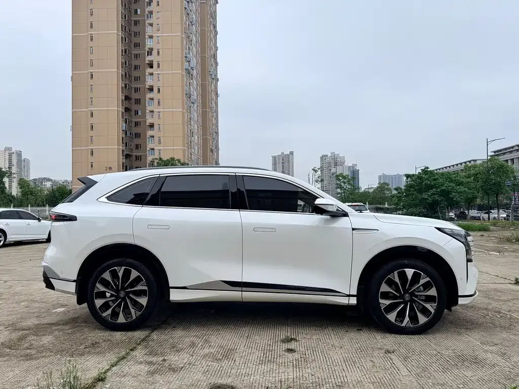 Changan CS75PLUS — фото 3