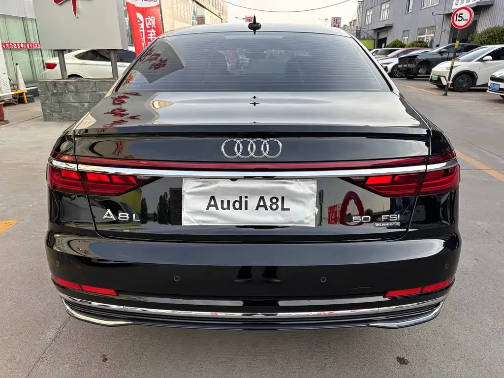 Audi A8 — фото 8