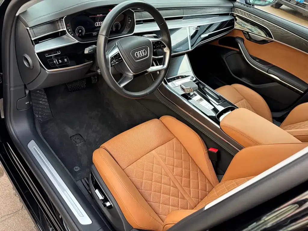 Audi A8 — фото 6