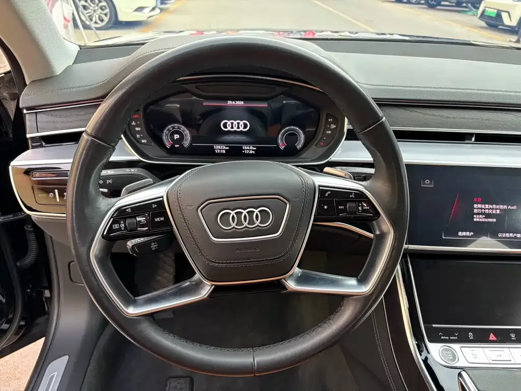 Audi A8 — фото 2