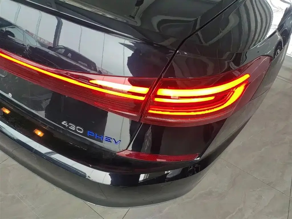 Volkswagen Passat New Energy — фото 10