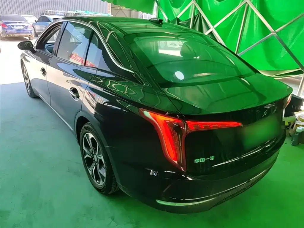 Hongqi E-QM5 — фото 8