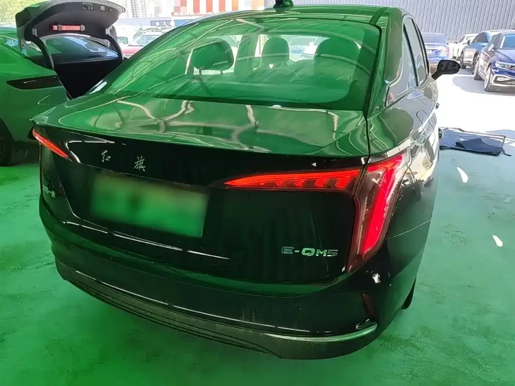Hongqi E-QM5 — фото 10
