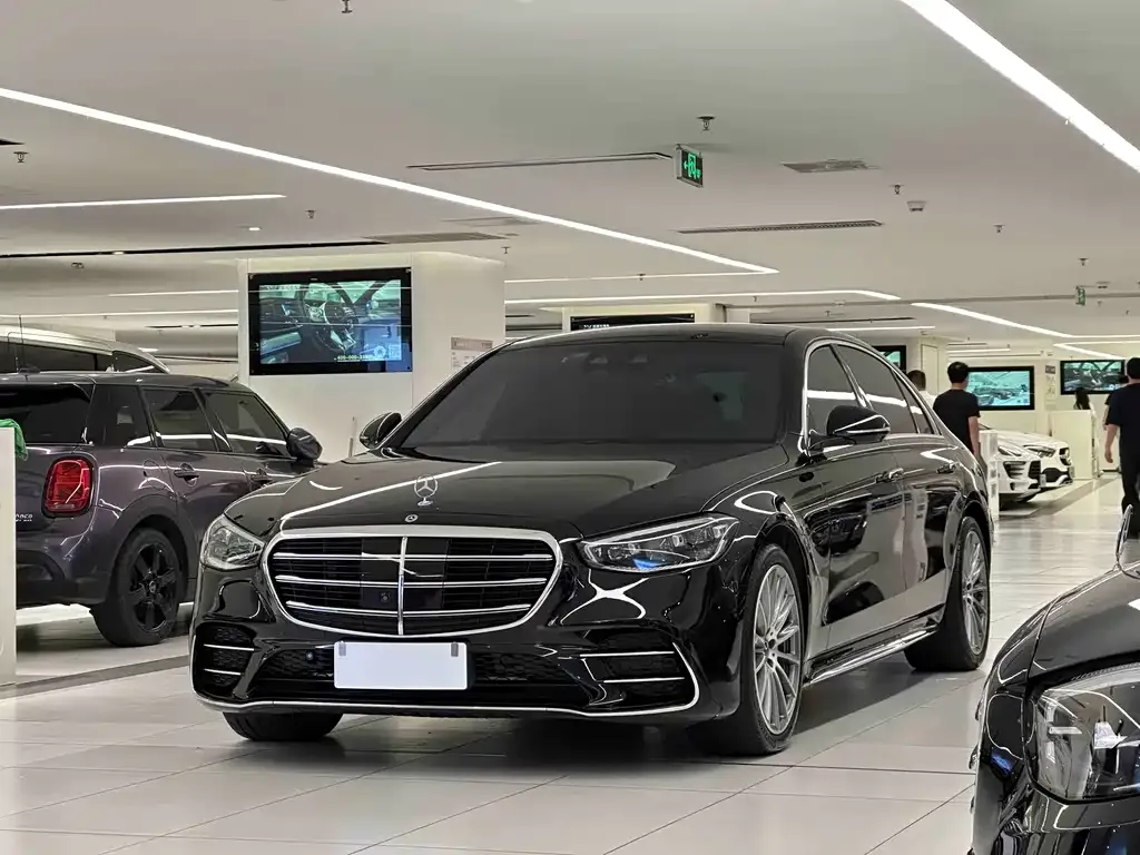 Mercedes-Benz S-Class — фото 1