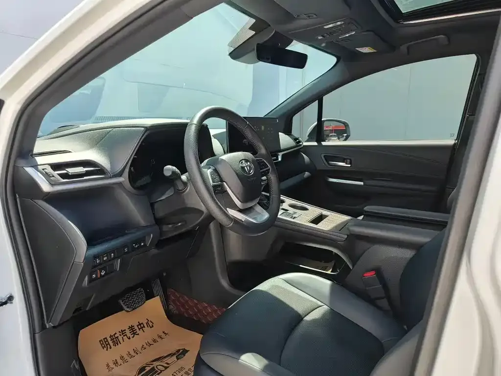 Toyota Granvia 2024 из CN, фото 6