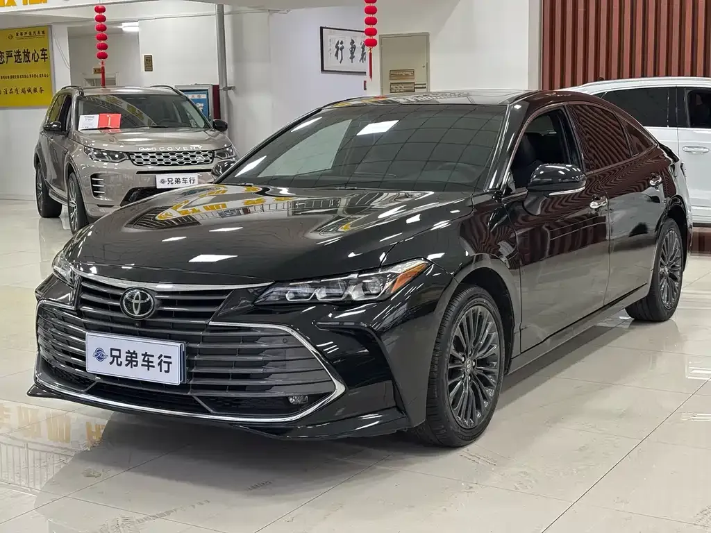Toyota Avalon — фото 1