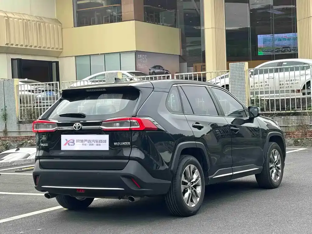 Toyota Wildlander — фото 10