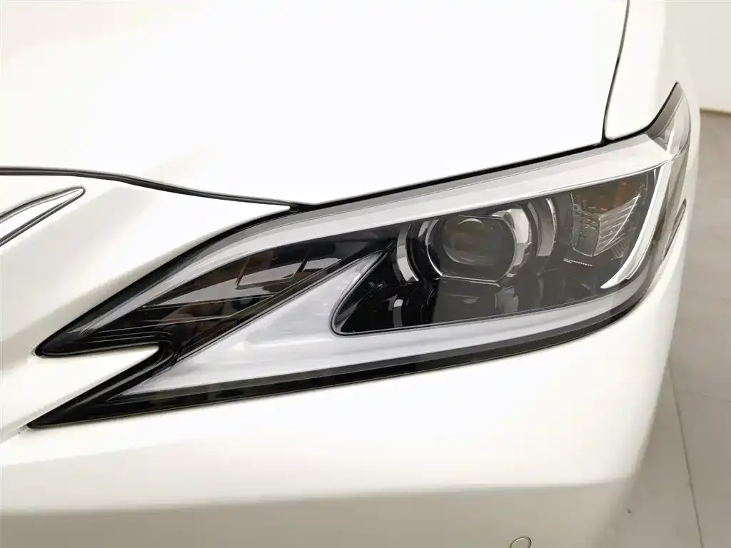 Lexus ES — фото 4