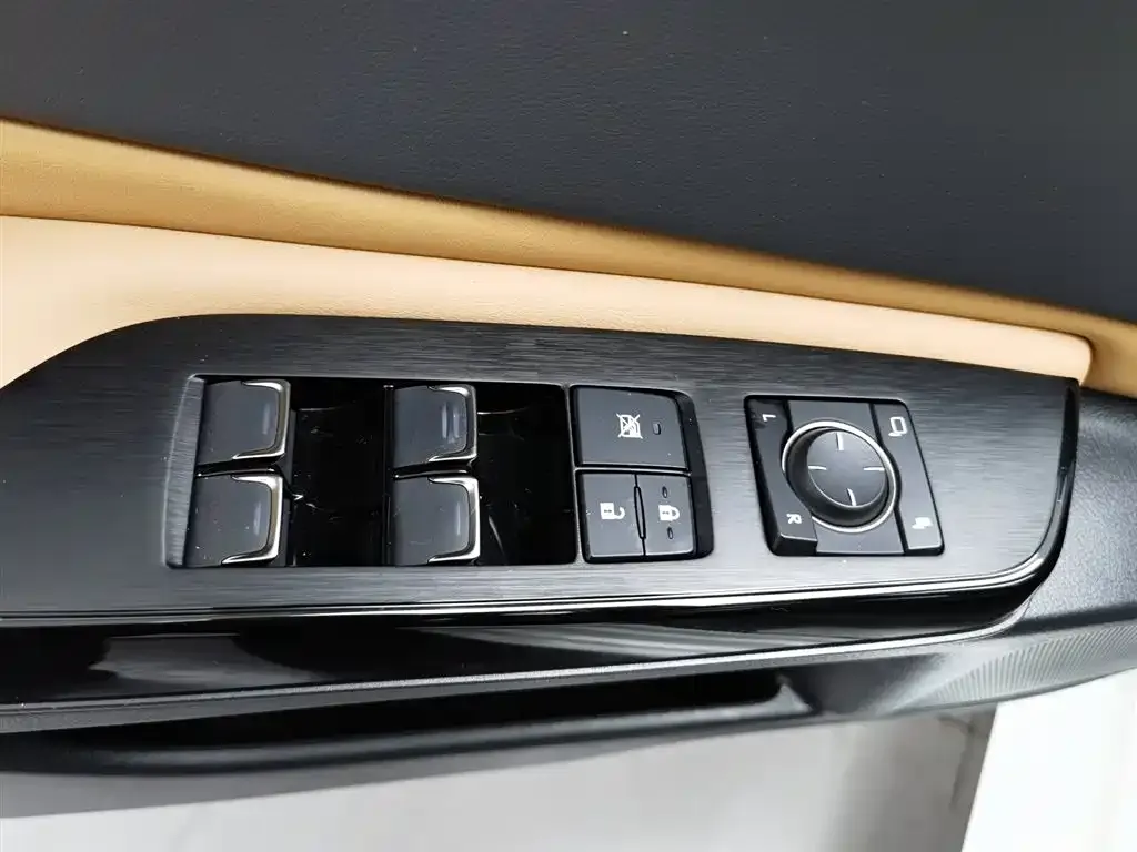 Lexus ES — фото 6