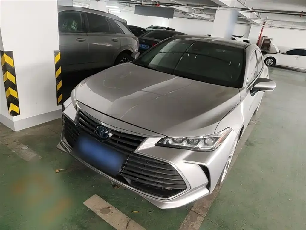 Toyota Avalon — фото 1