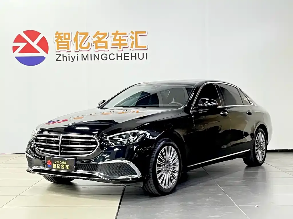 Mercedes-Benz E-Class — фото 1