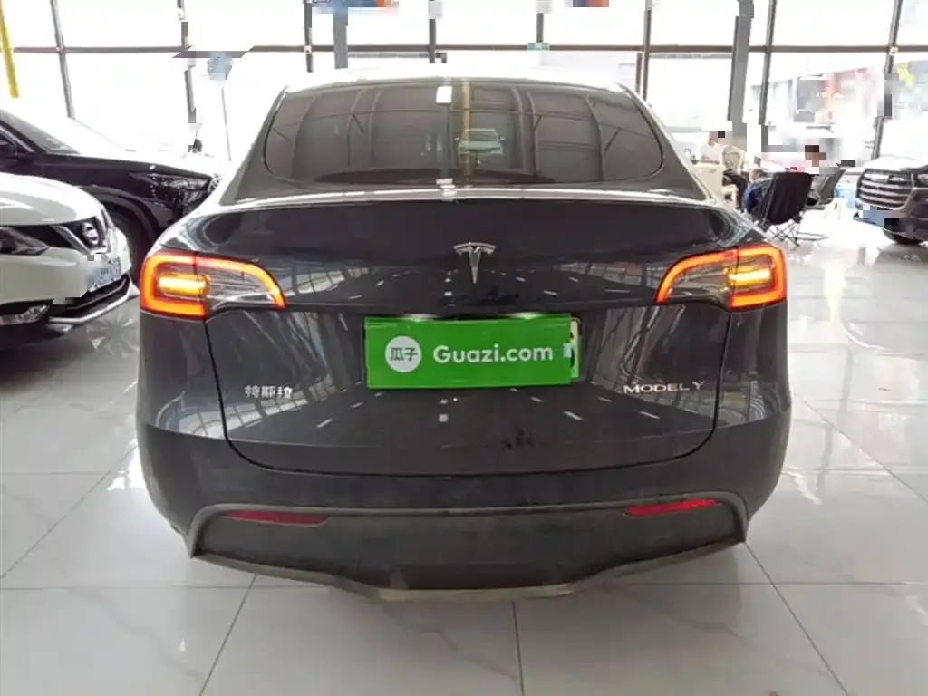 Tesla Model Y — фото 6