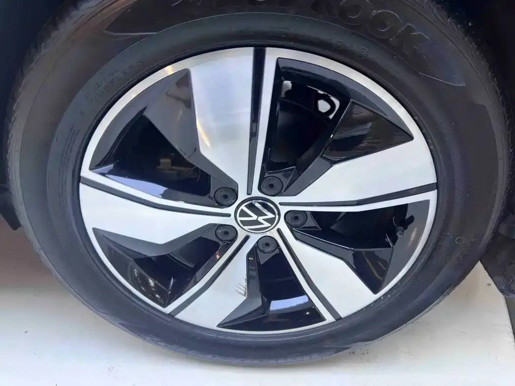Volkswagen Tharu — фото 2