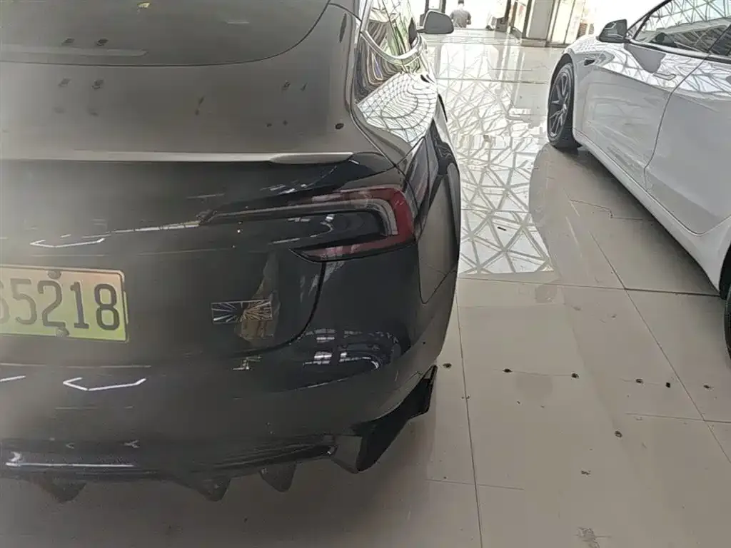 Tesla Model 3 — фото 9