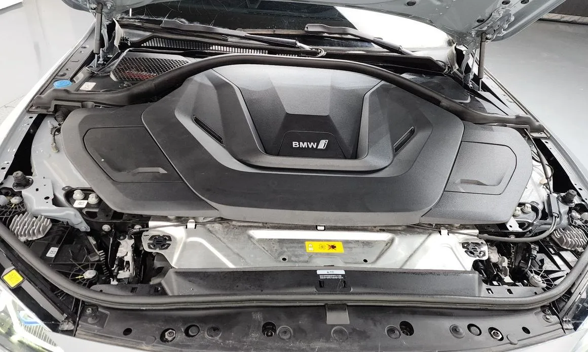 BMW i4 2024 из KR, фото 7